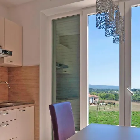Kastel Pineta In Sveti Martin * Istrien Guest house Nedescina
