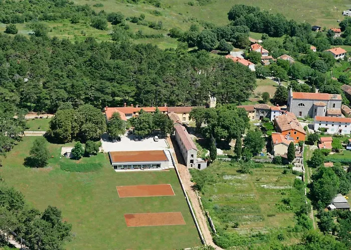 Konukevi Kastel Pineta In Sveti Martin * Istrien